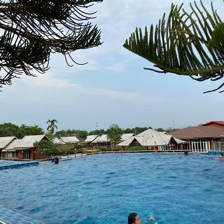 Oyo 416 Golden Nakara Resort Maesai Mae Sai Eksteriør billede
